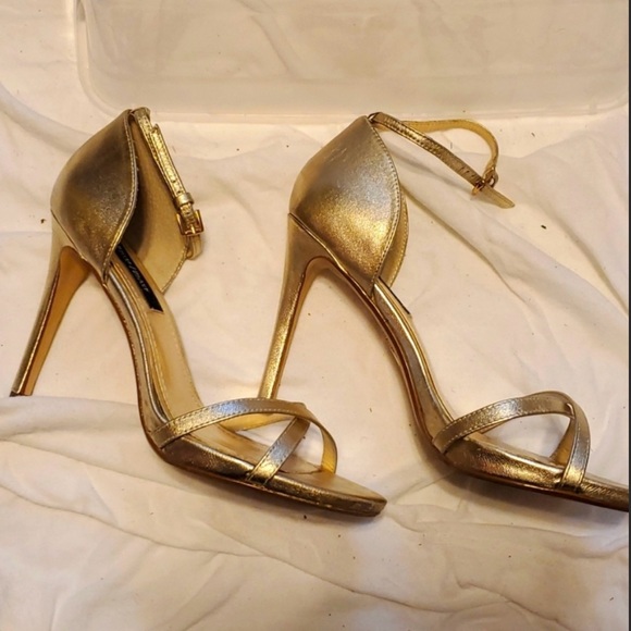 White House Black Market Gold High Heels - Picture 7 of 10